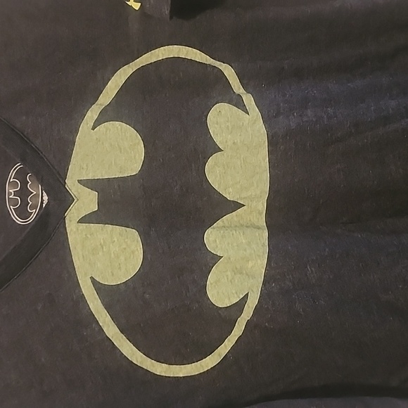 GRAY UNDER ARMOUR BATMAN SHIRT, SZ LG - Picture 2 of 5